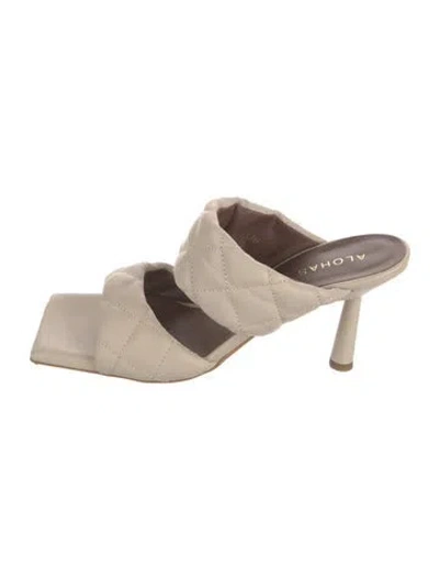 Pre-owned Alohas Leather Slides In Neutral