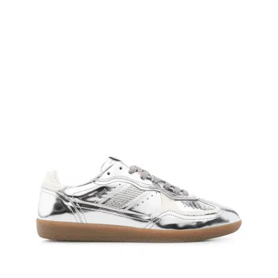 Alohas Sneakers