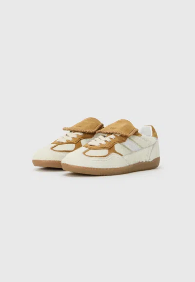Alohas Sneakers In Brown
