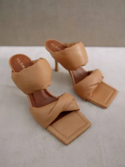 Alohas Twist Strap Leather Mules In Camel In Beige