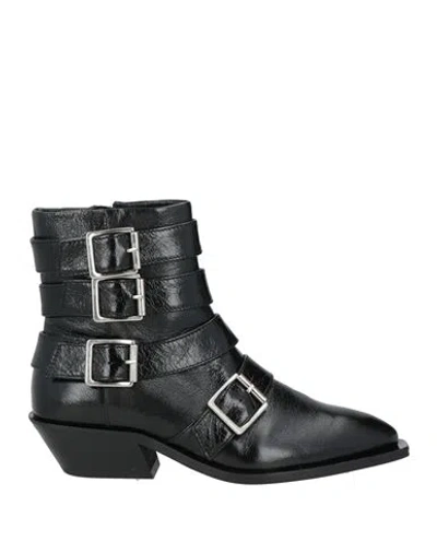 Alohas Woman Ankle Boots Black Size 6 Leather