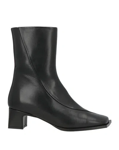 Alohas Woman Ankle Boots Black Size 7.5 Leather