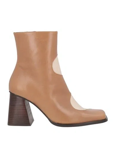 Alohas Woman Ankle Boots Camel Size 6.5 Leather In Sand