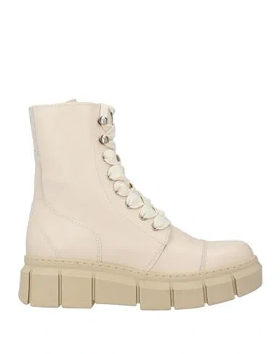 Alohas Woman Ankle Boots Cream Size 6.5 Leather In White