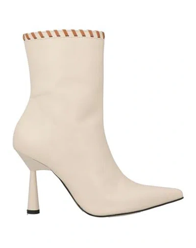 Alohas Woman Ankle Boots Ivory Size 7.5 Leather In White