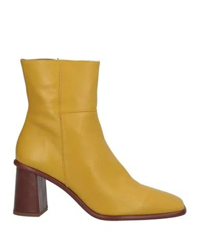 Alohas Woman Ankle Boots Mustard Size 7.5 Leather In Yellow