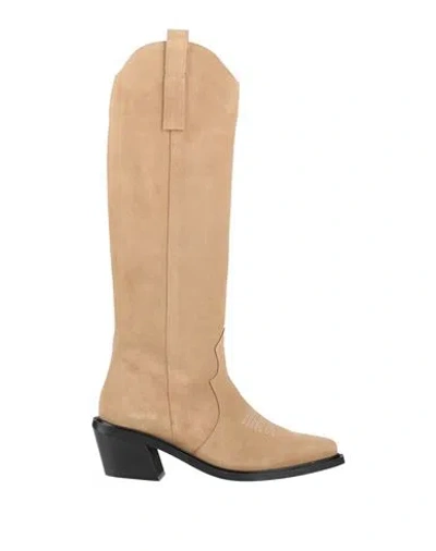 Alohas Woman Boot Sand Size 7.5 Leather