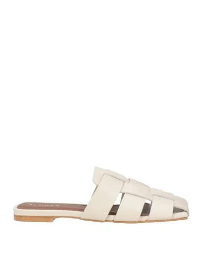 Alohas Woman Mules & Clogs Ivory Size 7.5 Leather In Neutral