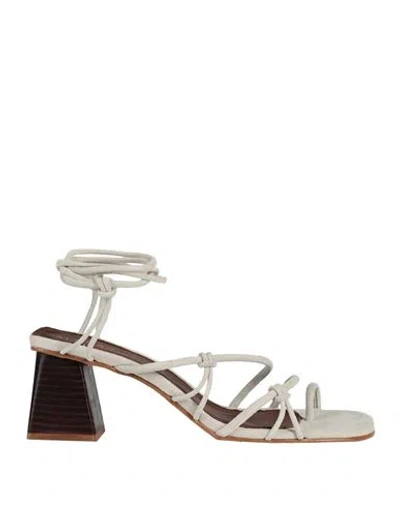 Alohas Woman Toe Strap Sandals Light Grey Size 10 Soft Leather