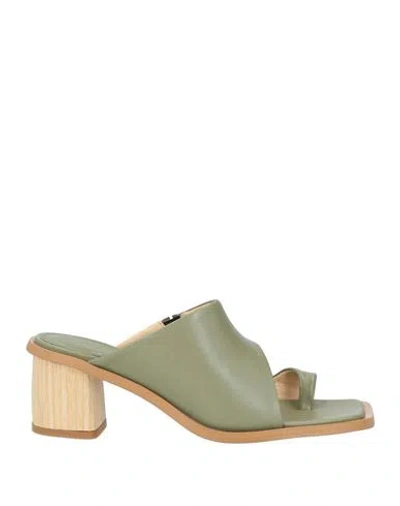 Alohas Woman Thong Sandal Sage Green Size 7.5 Leather