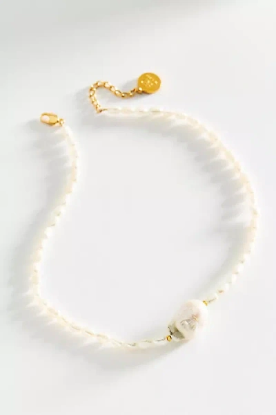 Alona Venus Necklace In White