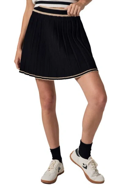 Alp N Rock Josie Pleated Miniskrt In Black