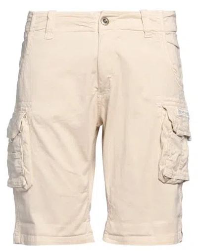 Alpha Industries Man Shorts & Bermuda Shorts Ivory Size 33 Cotton, Elastane In White