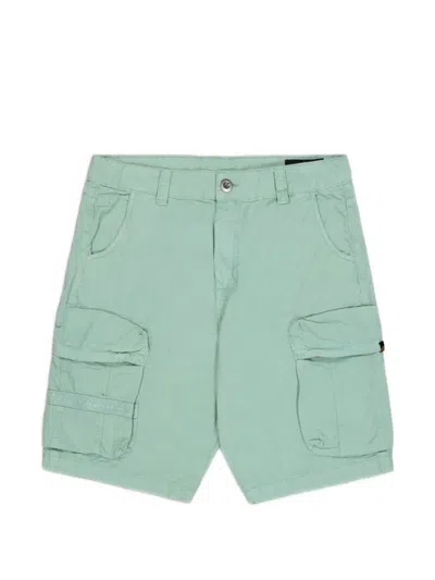 Alpha Industries Manoeuvre Cargo-pocket Shorts In Green
