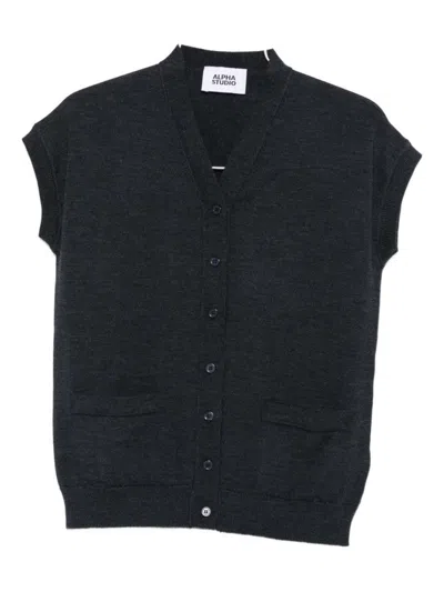 ALPHA STUDIO SHORT-SLEEVED BUTTON-UP GRAY SWEATER WITH V-NECKLINE
