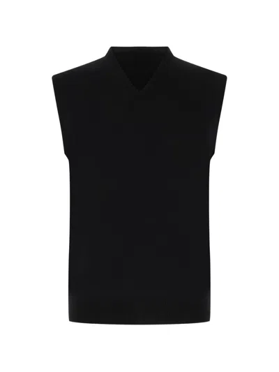 Alpha Studio V-neck Merino Vest In Black