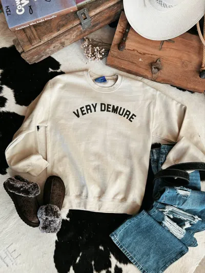 Alphia Very Demure Crewneck Sweatshirt In Sand In Beige