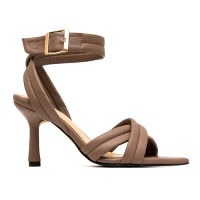 Alta Elodie Sandals In Brown