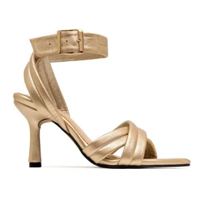 Alta Elodie Sandals In Gold