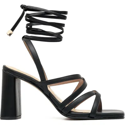 Alta Gianna Sandals In Black