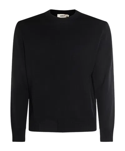 Altea Crew Neck Long-sleeved Sweater In Blue