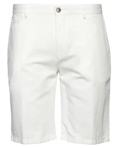 Altea Man Shorts & Bermuda Shorts White Size 40 Cotton, Linen, Lyocell