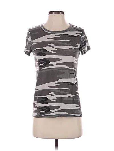 Pre-owned Alternative Active T-shirt In Gray