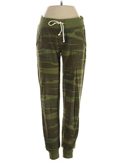 Pre-owned Alternative Earth Casual Pants In Green