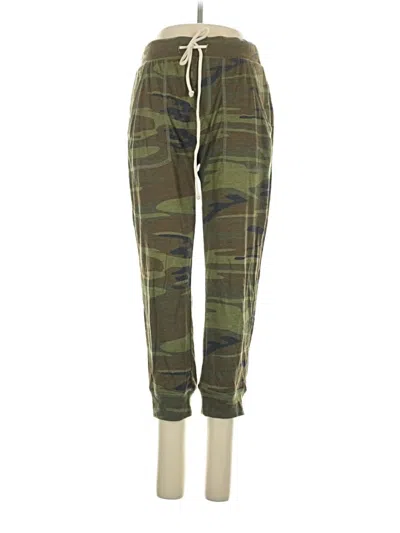 Pre-owned Alternative Earth Casual Pants In Green