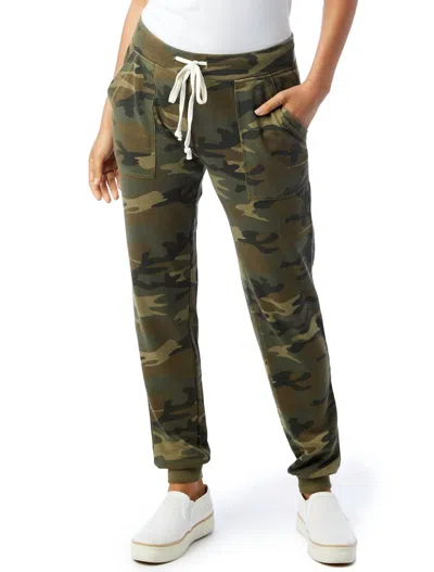 Alternative Long Weekend Jogger In Camo In Multi