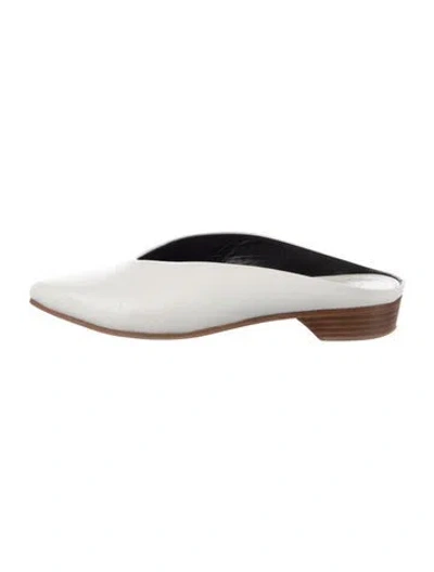 Pre-owned Alumnae Leather Mules In White