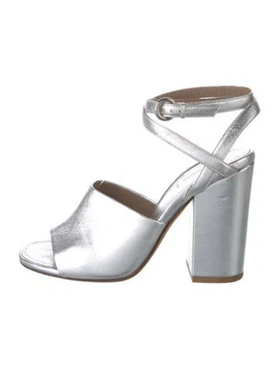 Pre-owned Alumnae Leather Sandals In Metallic/silver