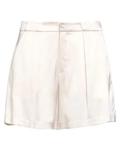 Alysi Chocolat Woman Shorts & Bermuda Shorts Cream Size 4 Acetate, Viscose In White