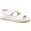 Amalfi By Rangoni Beata Sandal In White Parmasoft