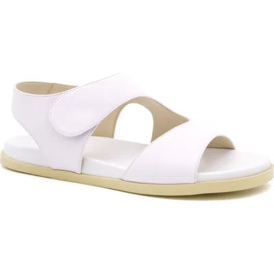 Amalfi By Rangoni Beata Sandal In White Parmasoft