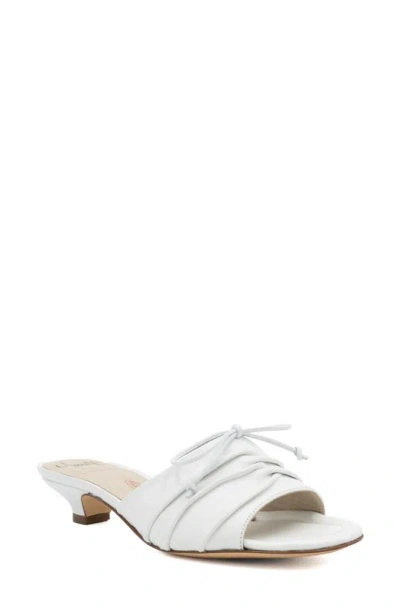 Amalfi By Rangoni Desio Strappy Slide Sandal In White Parmasoft - Marching Bow