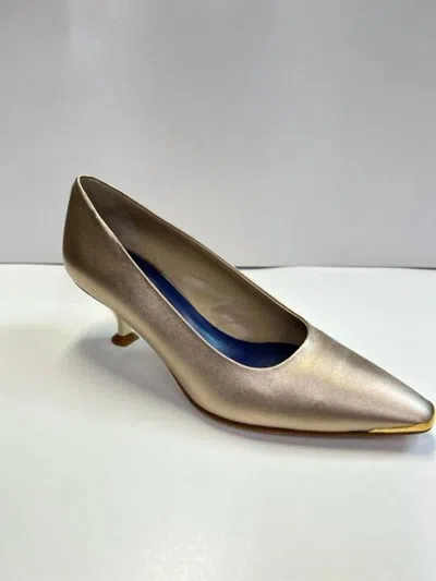 Amalfi By Rangoni Duccio Pumps In Tortora In Gold