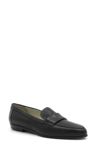 Amalfi By Rangoni Orosei Loafer In Black Parmasoft