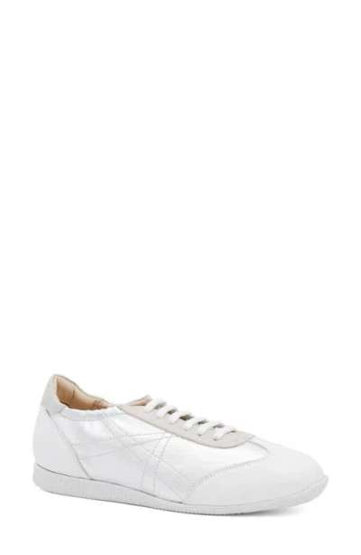 Amalfi By Rangoni Raffinato Sneaker In White