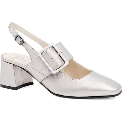 Amalfi By Rangoni Selva Slingback Pump In White