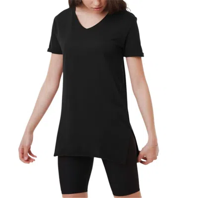 Ambar V-neck Side Slit Cotton Tunic T-shirt In Black