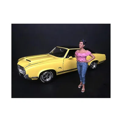 American Diorama 1 By 18 Scale Hanging Out Ii Gloria Figurine Model