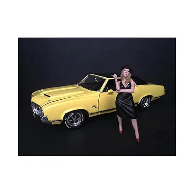 American Diorama 1 By 18 Scale Hanging Out Ii Patricia Figurine Model