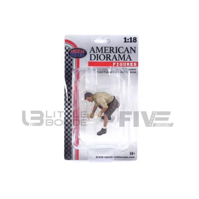 American Diorama 1 To 18 Scale 4 X 4 Mechanic Figure 2 With Board Accessory For Model Cars In Brown