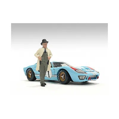 AMERICAN DIORAMA 2 IN. RACE DAY FIGURINE II FOR 1-24 SCALE MODEL CAR