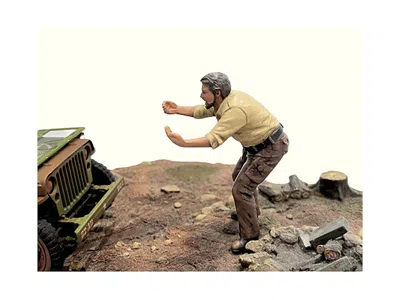 AMERICAN DIORAMA 4X4 MECHANIC FIGURE 6 FOR 1/18 SCALE MODELS BY AMERICAN DIORAMA