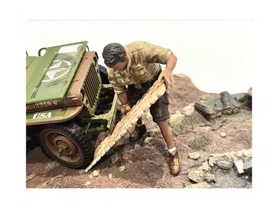 American Diorama 4x4 Mechanic Figure 8 With Board Accessory For 1/18 Scale Models By  In Multi