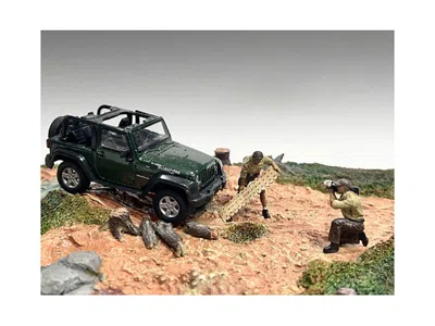 AMERICAN DIORAMA 4X4 MECHANICS 2 PIECE DIECAST FIGURE SET 4 FOR 1/43 SCALE MODELS BY AMERICAN DIORAMA