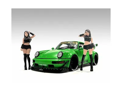 American Diorama Auto Salon Girls 2 Piece Figures Set For 1/18 Scale Models By  In Green