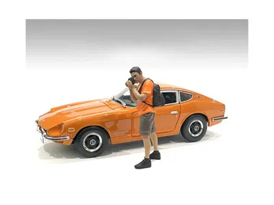 American Diorama Car Meet 2 Figurine Vi For 1/18 Scale Models By  In Orange